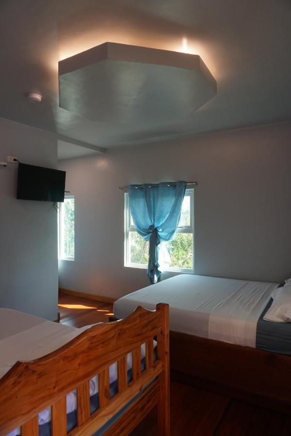 L Cafe Restobar & Lyn'S Guest House San Juan (Siquijor) Exterior foto