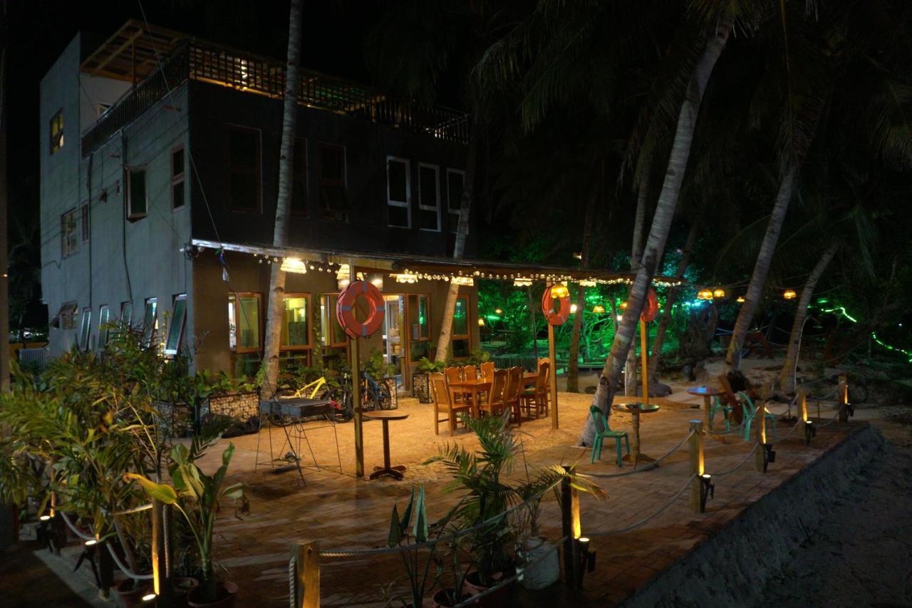 L Cafe Restobar & Lyn'S Guest House San Juan (Siquijor) Exterior foto