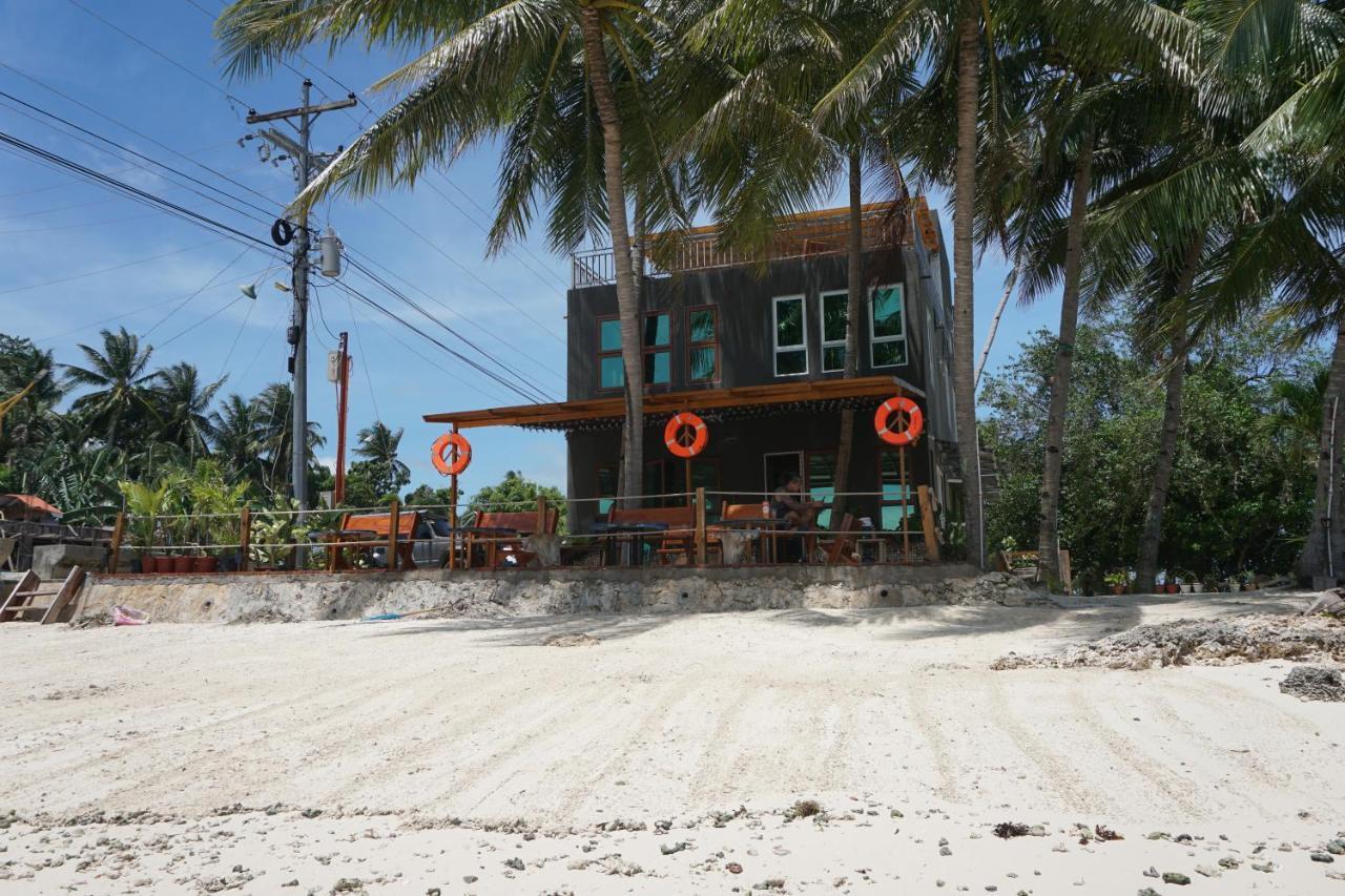 L Cafe Restobar & Lyn'S Guest House San Juan (Siquijor) Exterior foto