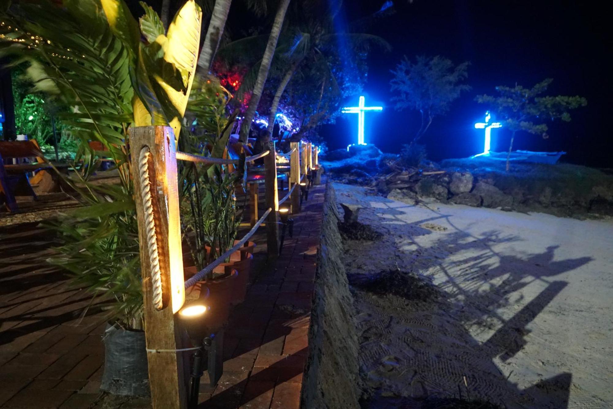 L Cafe Restobar & Lyn'S Guest House San Juan (Siquijor) Exterior foto