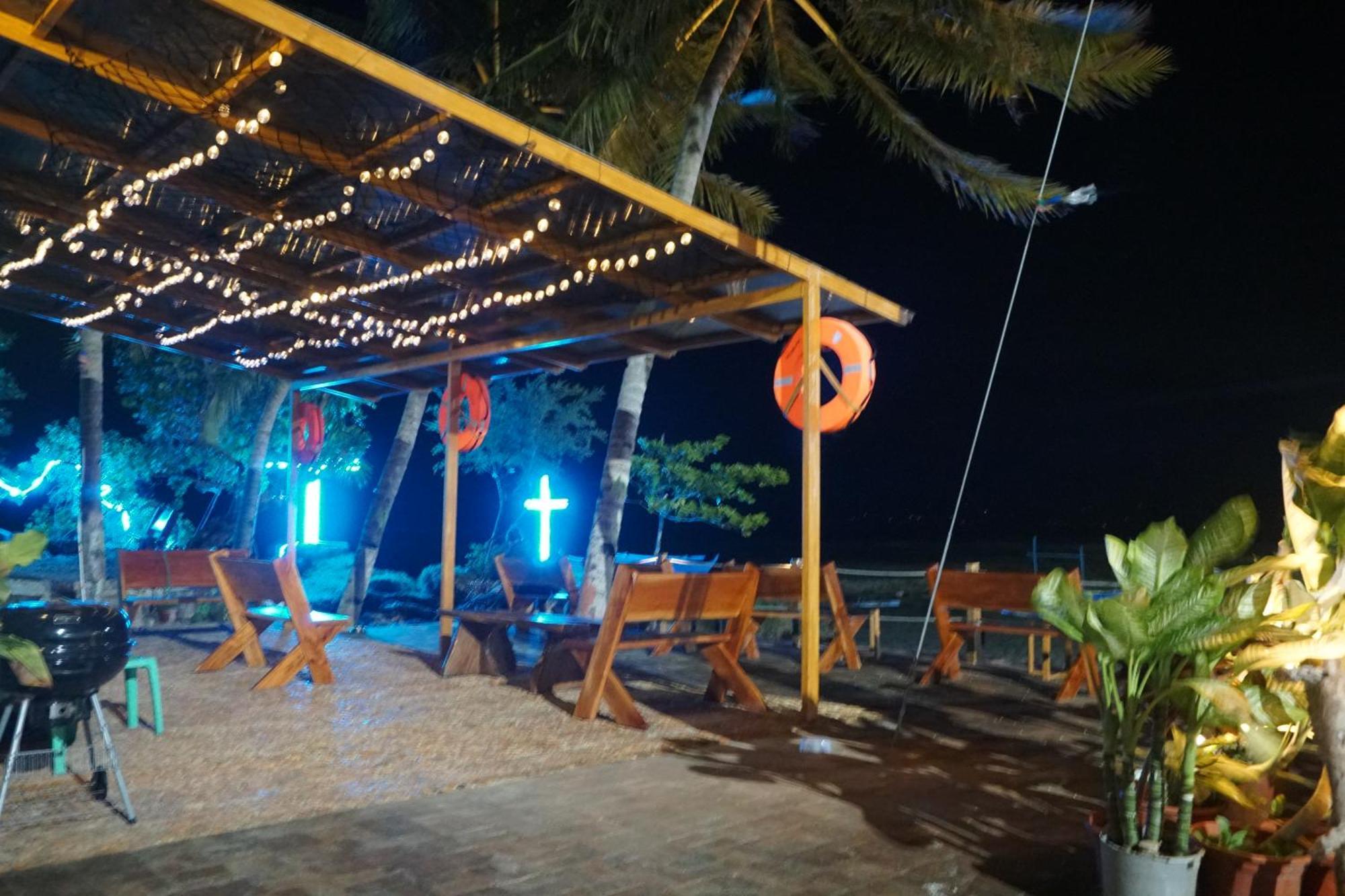 L Cafe Restobar & Lyn'S Guest House San Juan (Siquijor) Exterior foto