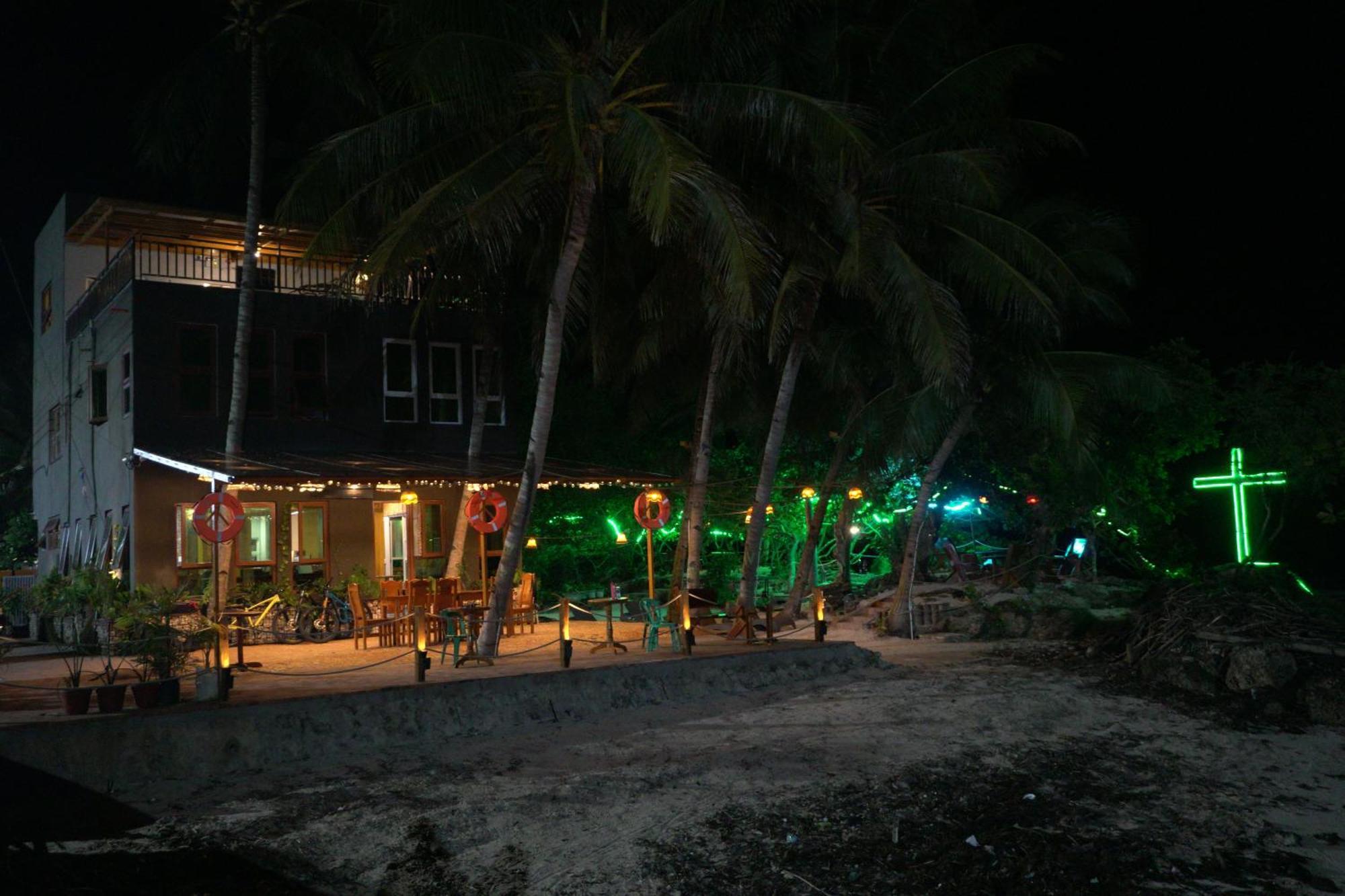 L Cafe Restobar & Lyn'S Guest House San Juan (Siquijor) Exterior foto
